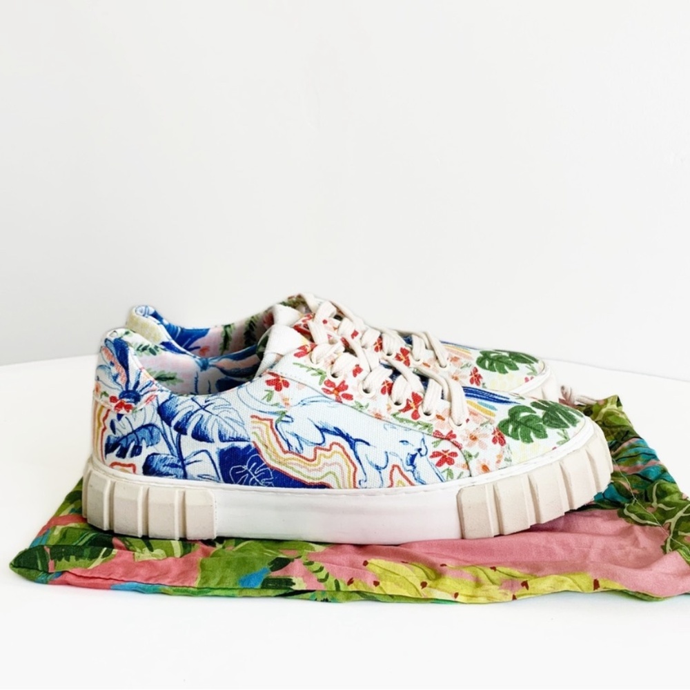 Farm rio sneakers sz 11